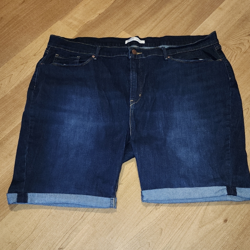 Stylish Navy Women's Denim Bermudas